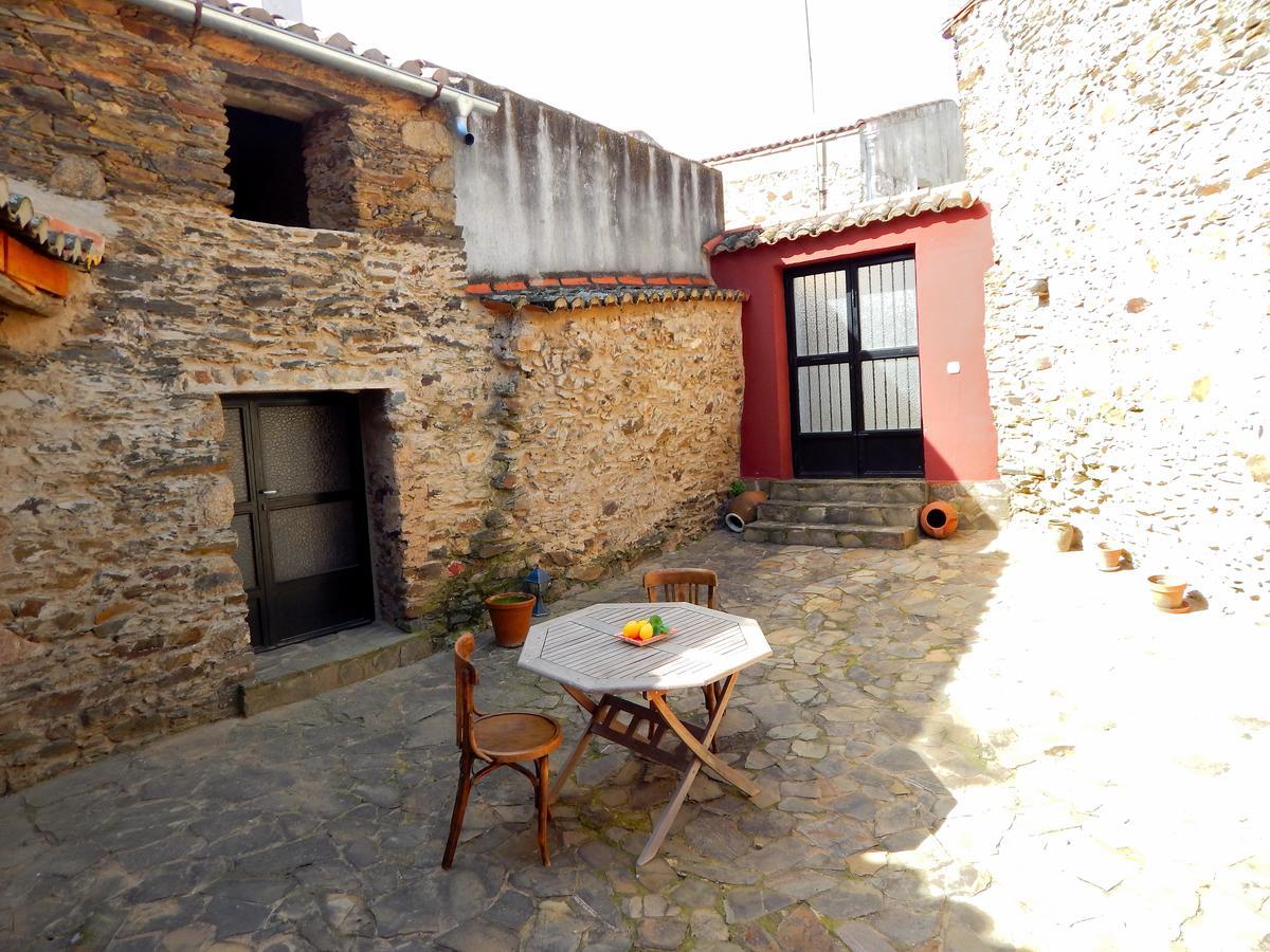 Casa Rural La Perra Gorda Zorita  Buitenkant foto
